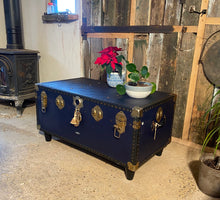 Load image into Gallery viewer, Vintage Overpond Plywood packing trunk - coffee table - blanket box - drinks cabinet